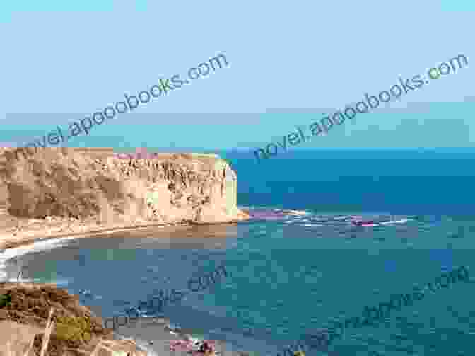 Crystal Cove State Park With A Beach And Cliffs In The Background 100 Things To Do In Orange County Before You Die